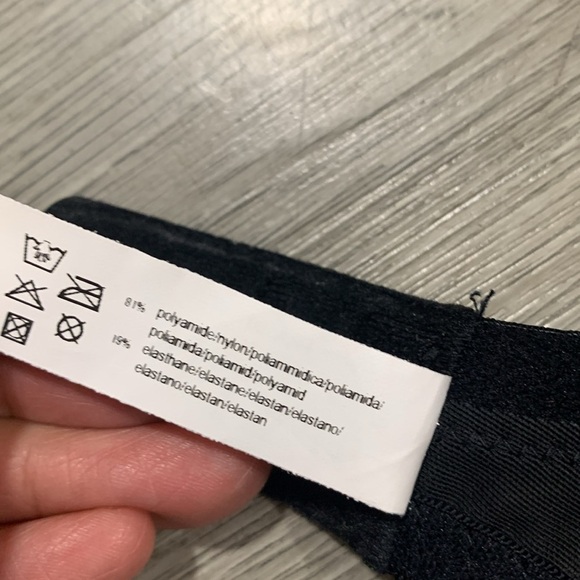 Chantelle Lingerie Rive Gauche Full Coverage Underwire Black Bra size 34D - Picture 12 of 14